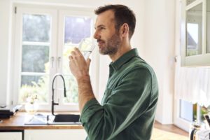 TikToker Stuns Followers With Shockingly Accurate ‘Dehydration Check’ Tip