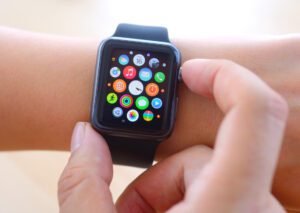 Vet Uses Apple Watch to Measure Lion's Heart Rate