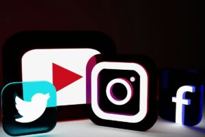 How to Use Social Media for Affiliate Marketing Success | by Sana Uqaili | ILLUMINATION | Oct, 2024